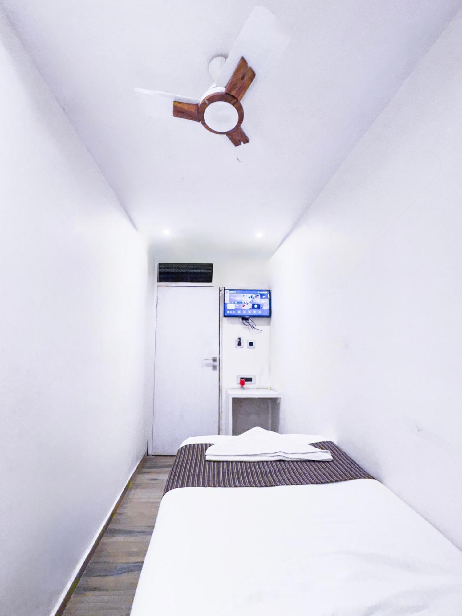 Hotel Winton Mumbai Exterior photo