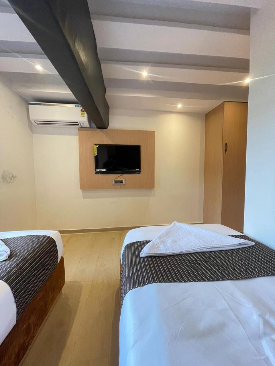Hotel Winton Mumbai Exterior photo