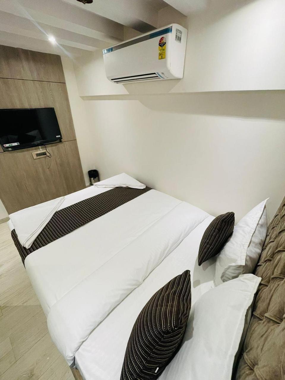 Hotel Winton Mumbai Exterior photo