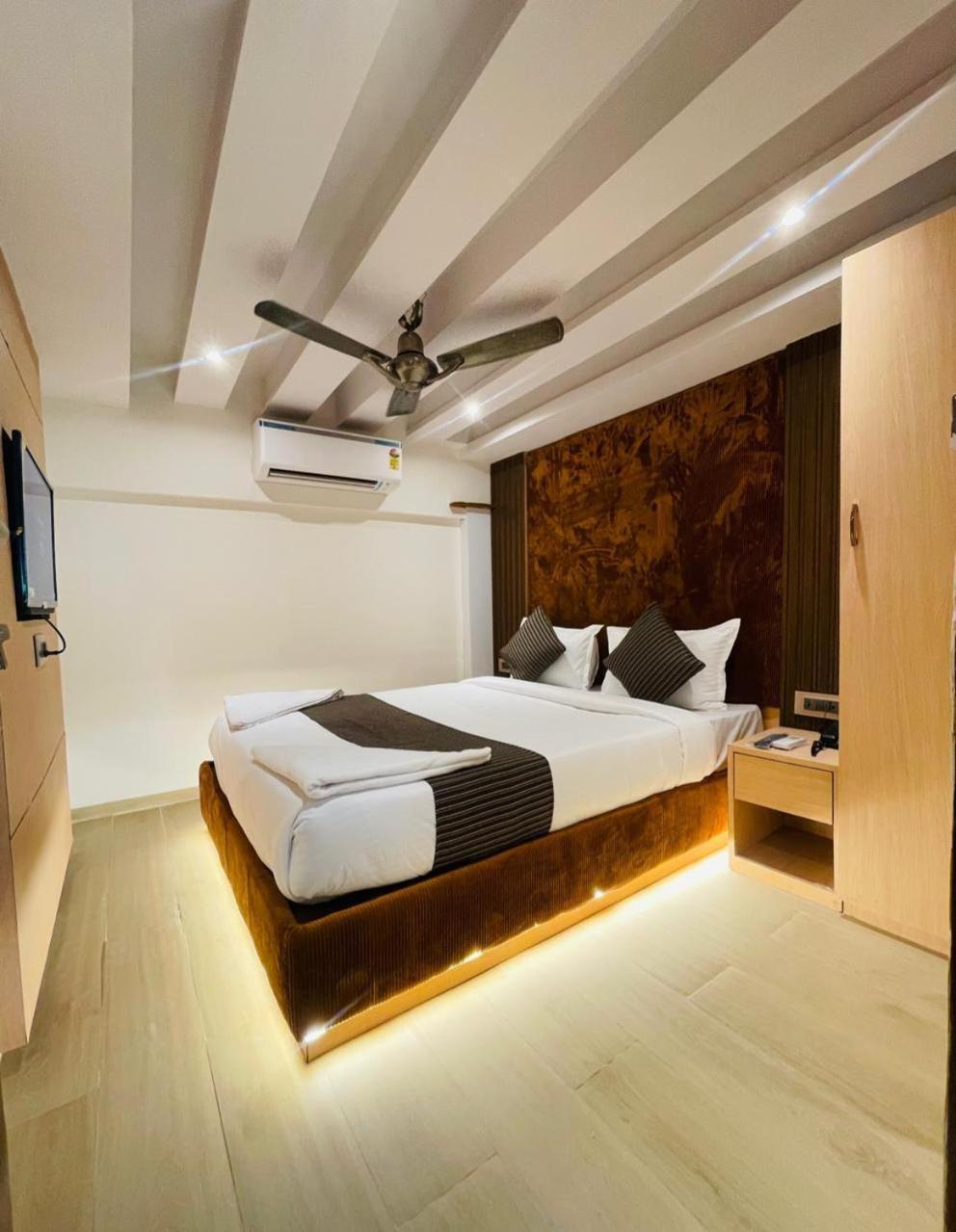 Hotel Winton Mumbai Exterior photo