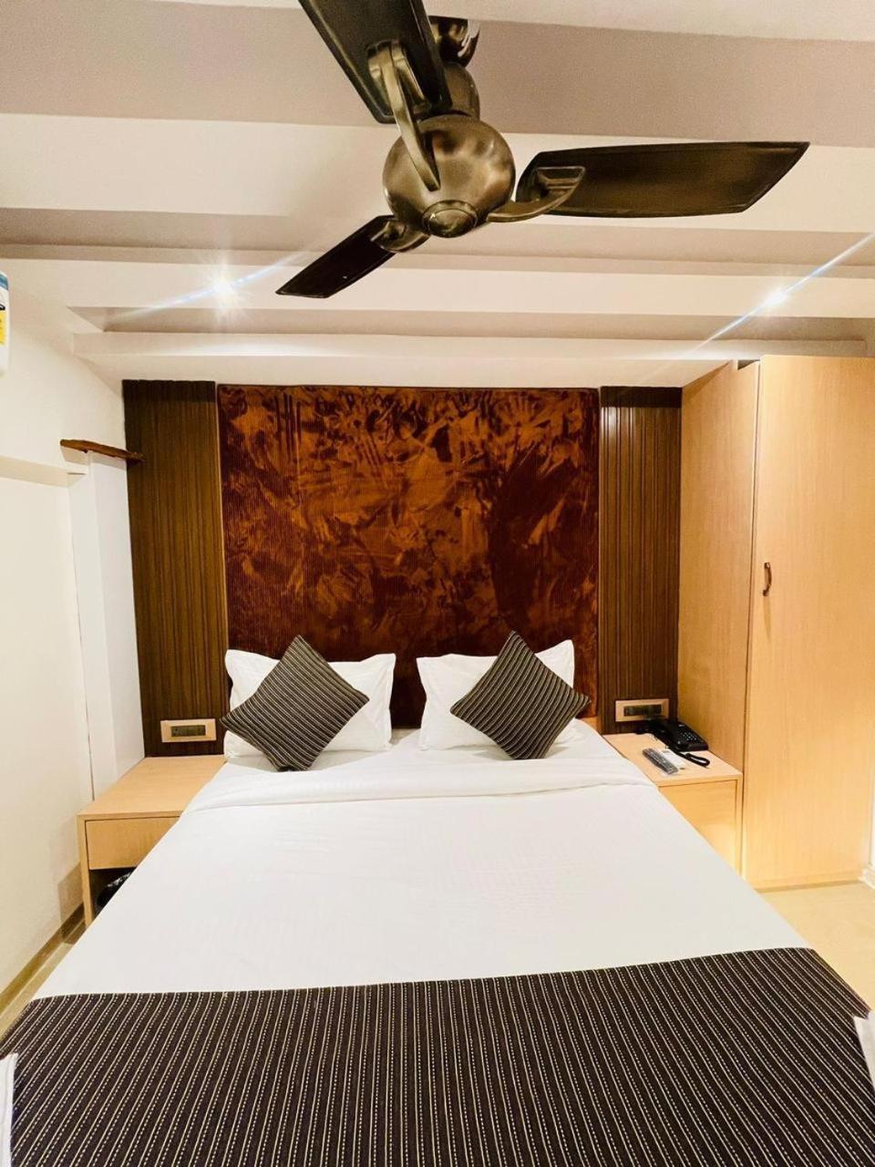Hotel Winton Mumbai Exterior photo